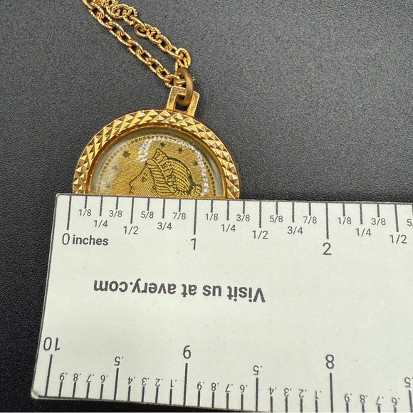 Vintage 1976 Double Sided Bicentennial Faux Gold Coin Pendant Necklace - Picture 13 of 13